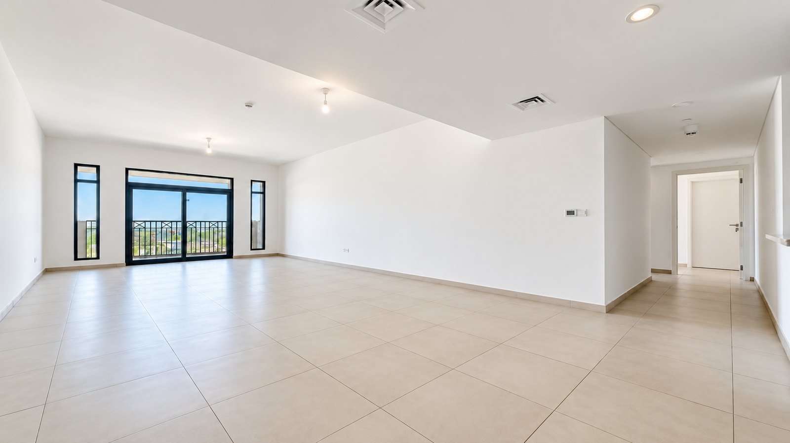 3-Bedroom Apartment, Madinat Jumeirah before works, at shell