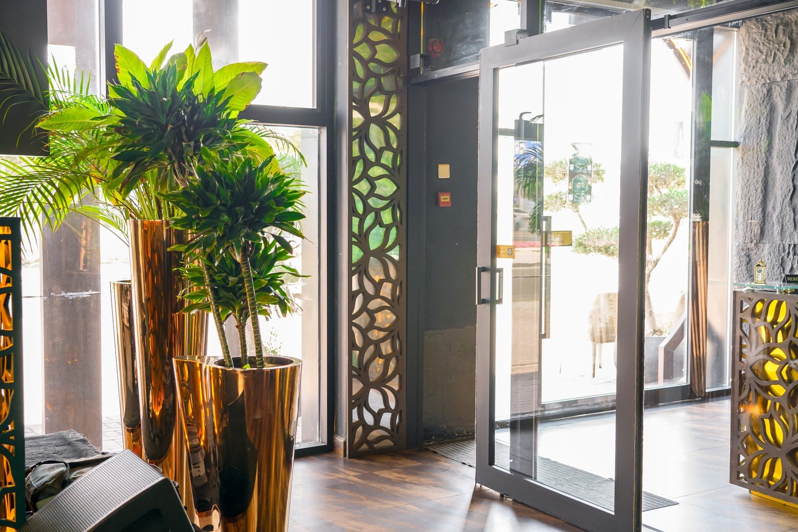 Gashisha restaurant fit-out on Sheikh Zayed Road, Dubai — photo 2