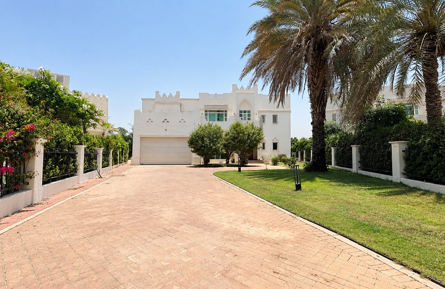 4-Bedroom Villa, Jumeirah Islands before works, at shell